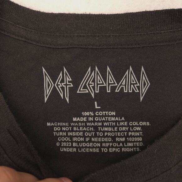 Def Leppard Band Graphic Short Sleeve Crew Neck Shirt Womens Size Large L Black - Picture 3 of 9